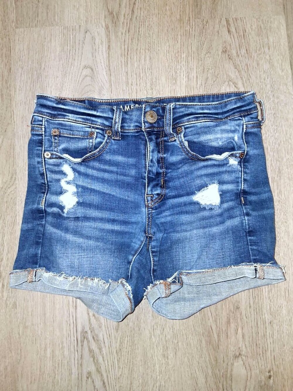 American Eagle Super Stretch Midi Rise Short Shorts Size 4 Distressed Denim